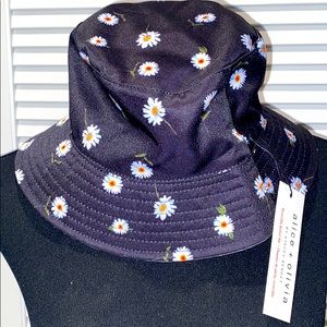 Alice + Olivia Reversible Bucket Hat New & divine!